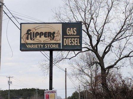 Flippers Convenience & Arcade