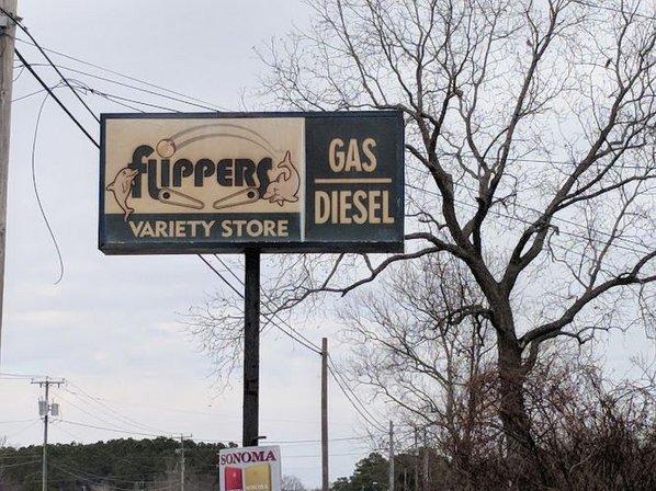 Flippers Convenience & Arcade