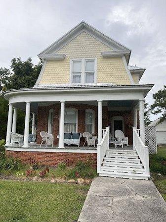 Knots Landing Inn