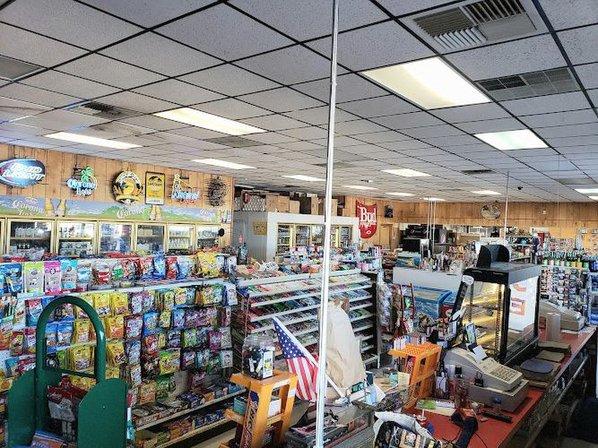 Red Drum Food Mart / Black Drum Tackle