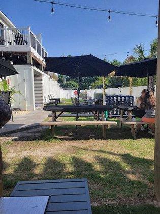 Wild Horse Inn Bar & Cafe