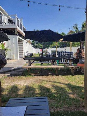 Wild Horse Inn Bar & Cafe