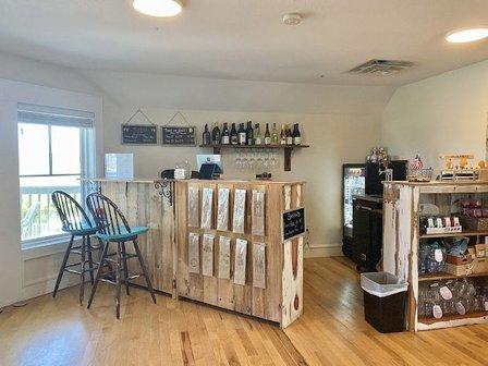 Queen Anne’s Boutique & Wine Bar
