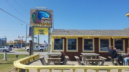 Mama Kwan's Tiki Bar & Grill