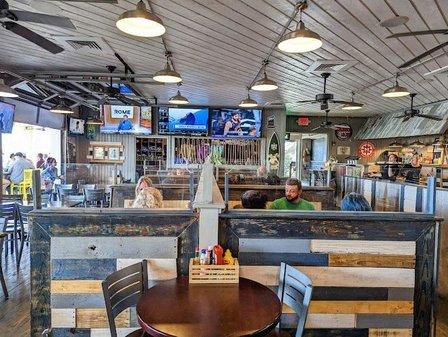 Shipwrecks Taphouse & Grill