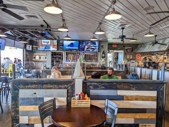 Shipwrecks Taphouse & Grill