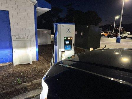 InCharge Energy Charging Station