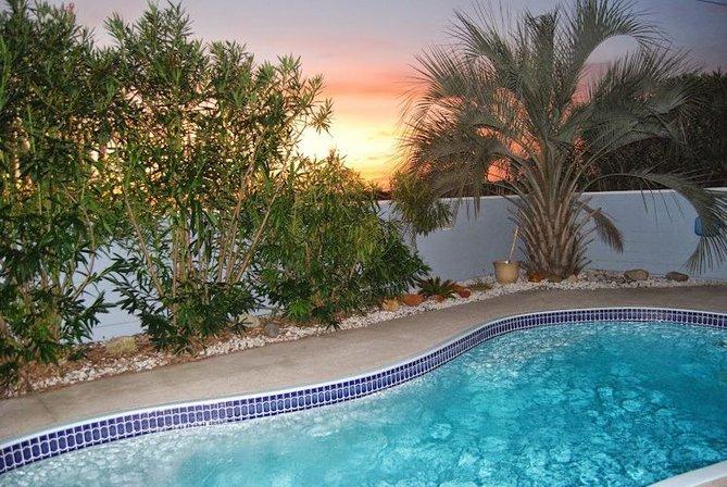 Barefoot Pool Service