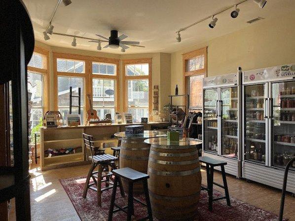 Old Tom's Beer, Wine, & Wares