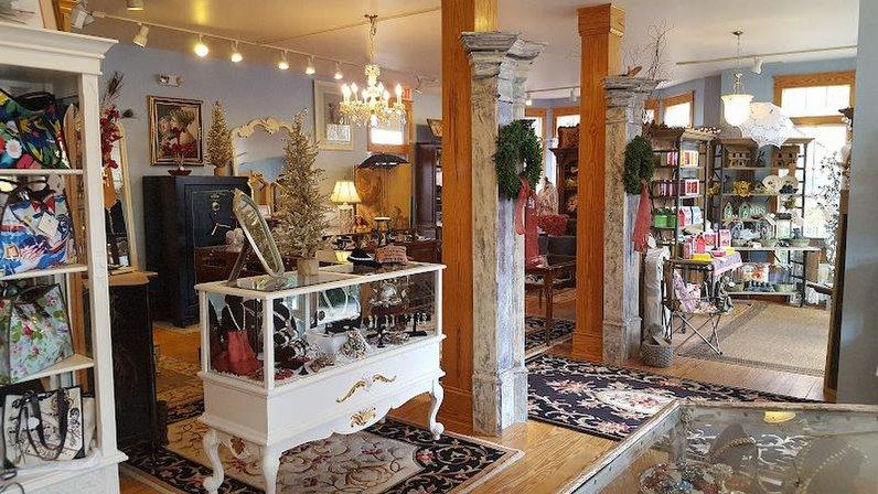 Muzzie's Antiques & Gifts