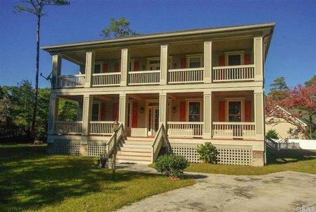 Laurie Battaglia, Coastal Outer Banks Realty