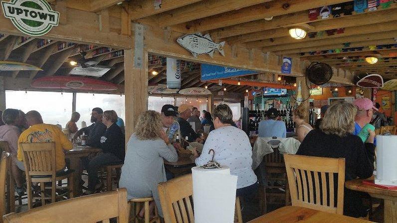 Fish Heads Bar & Grill