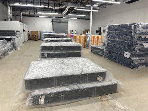 Mattress Warehouse of Nags Head - OBX Mall