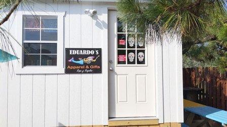 Eduardo's Apparel and Gifts - Ropa y Regalos